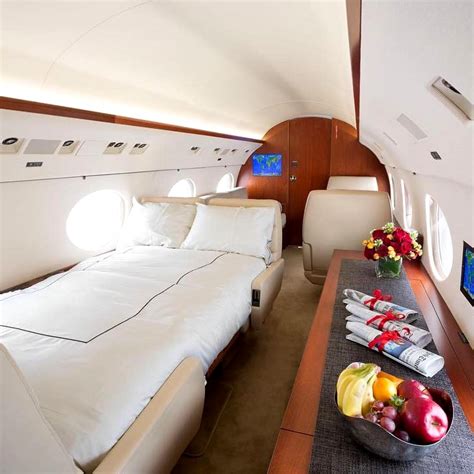 Private Jets, Mega